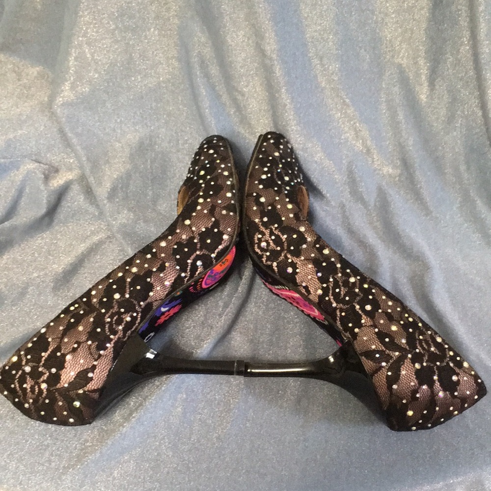 💐 🌟HOST PICK🌟 Betseyville Lace-covered High Heel Pumps Sz 7 Black - Picture 5 of 10